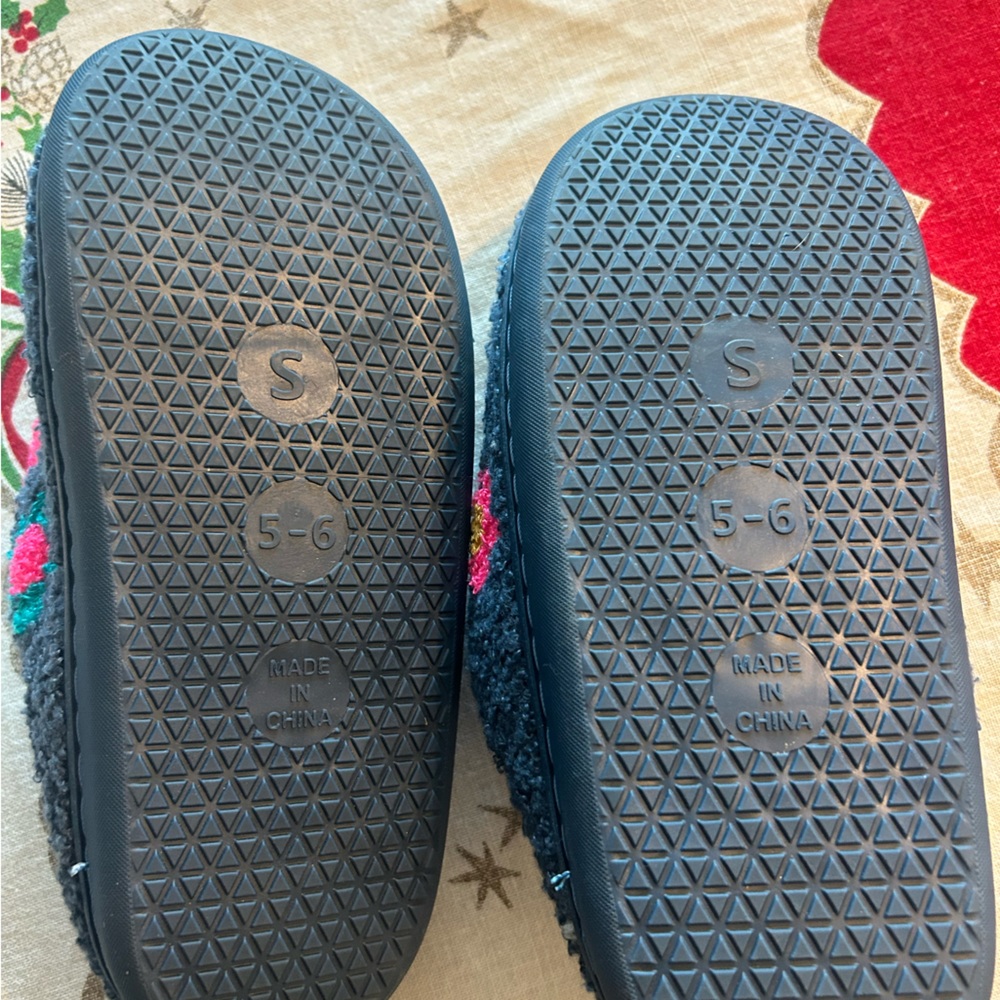 Natural Life House Slippers - Picture 3 of 4